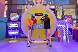 吃瓜群众庆典照片